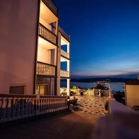 Apartment In With Sea View, Balcony, Air Conditioning, Wifi 3492-3
