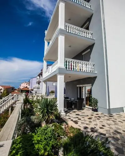 Apartment In With Sea View, Balcony, Air Conditioning, Wifi 3492-3 *
