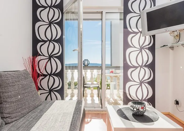 Apartment In With Sea View, Balcony, Air Conditioning, Wifi 3492-3 *