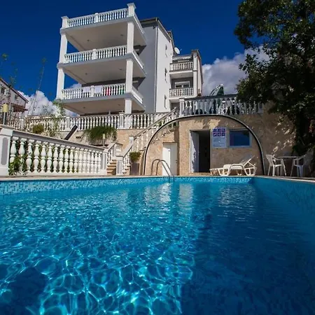 In With Sea View, Balcony, Air Conditioning, Wifi 3492-3 Crikvenica