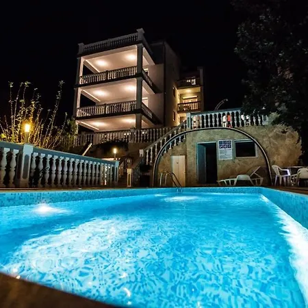 Apartmán In With Sea View, Balcony, Air Conditioning, Wifi 3492-3