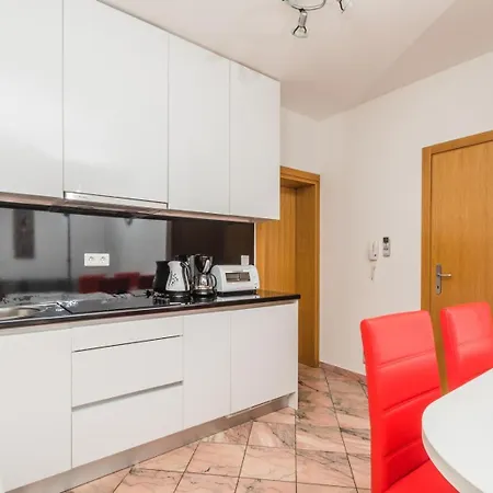 Apartmán In With Sea View, Balcony, Air Conditioning, Wifi 3492-3