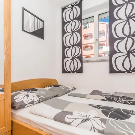 In With Sea View, Balcony, Air Conditioning, Wifi 3492-3 Apartamento Crikvenica
