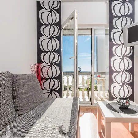 In With Sea View, Balcony, Air Conditioning, Wifi 3492-3 Apartamento Crikvenica