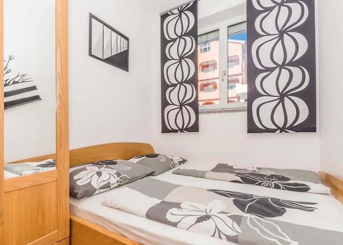 In With Sea View, Balcony, Air Conditioning, Wifi 3492-3 Appartement Crikvenica